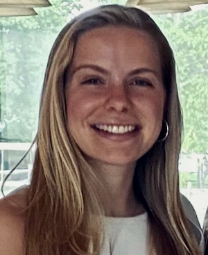 Katherine Roshak headshot